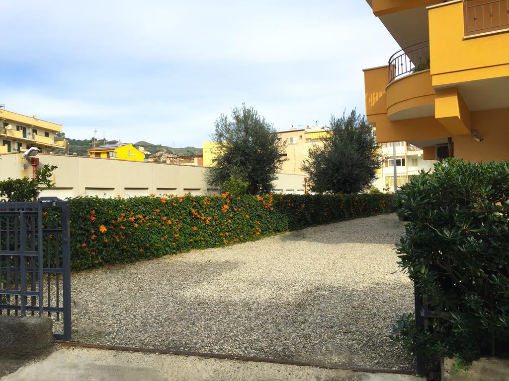 B&B Mareagro Santa Teresa Di Riva Exterior photo